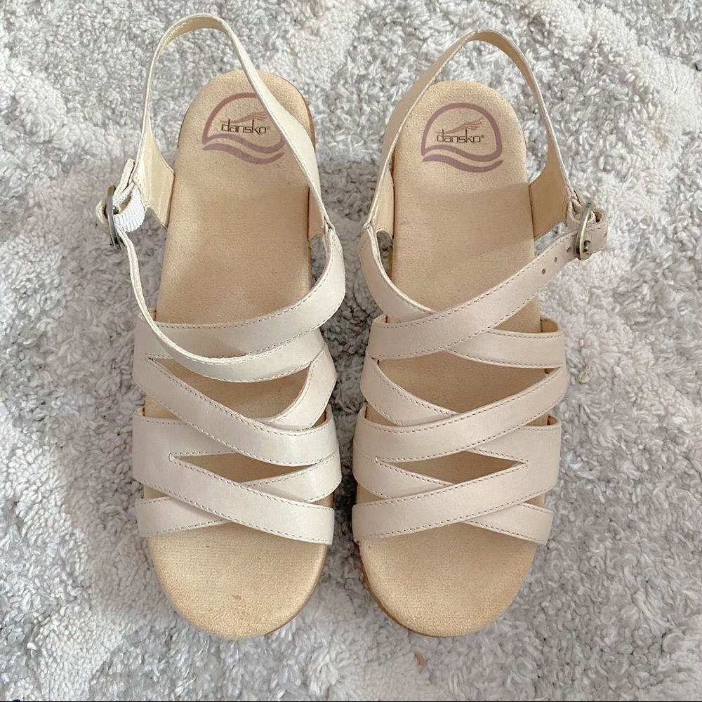 ❣️🎉 Dansko Women’s Stevie Sandal Cream